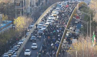 إيران: احتجاجات عابرة أم نظام حان وقت سقوطه