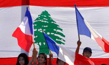 دموع في الإليزيه: كيف انتهت أسطورة النفوذ الفرنسي في لبنان؟