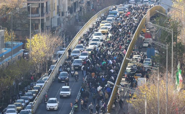 إيران: احتجاجات عابرة أم نظام حان وقت سقوطه