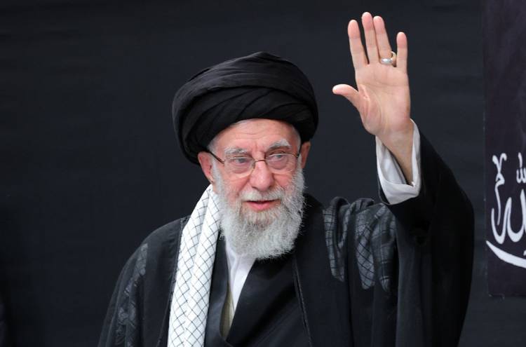 خامنئي يُخطط للهروب في حال ساءت الأوضاع في إيران