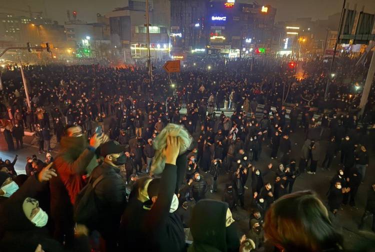 إيران الجديدة: أسئلة الدولة والشرعية والمسار الديمقراطي