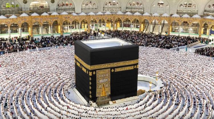 للبيت رب يحميه: تاريخ الاعتداءات على مكة والكعبة