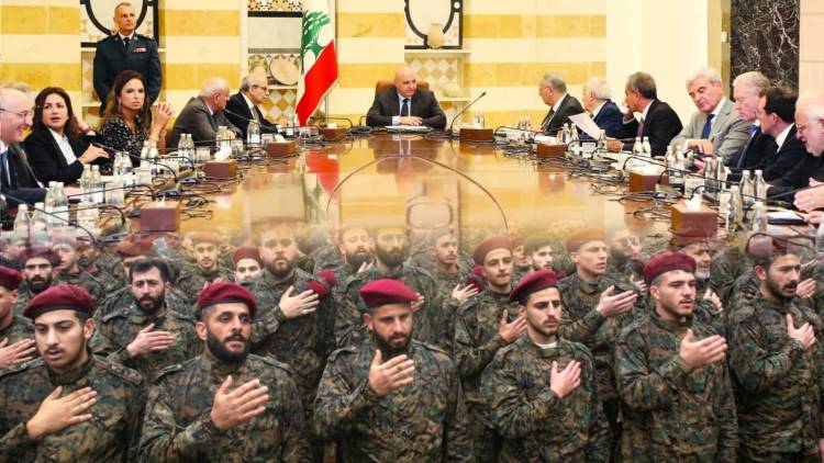 حصار الشرعية وخناق المال: "حزب الله" بين انكماش النفوذ ومأزق السلاح